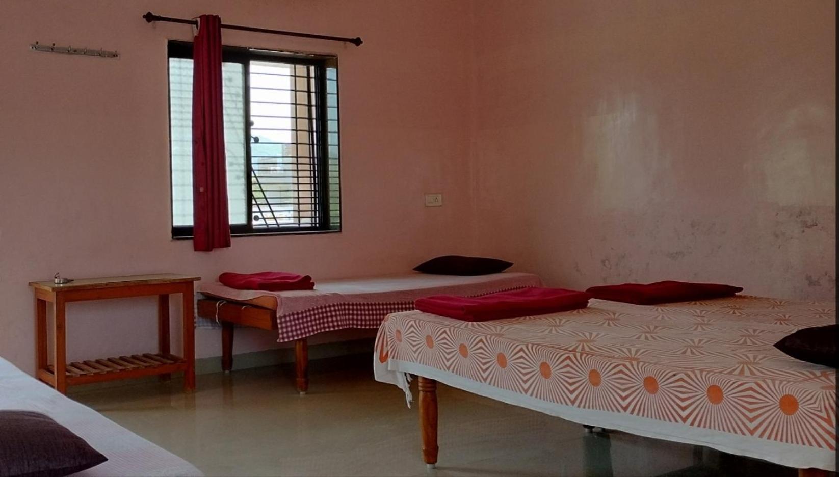 Ferienwohnung Shivam Residency Ellora Zimmer foto