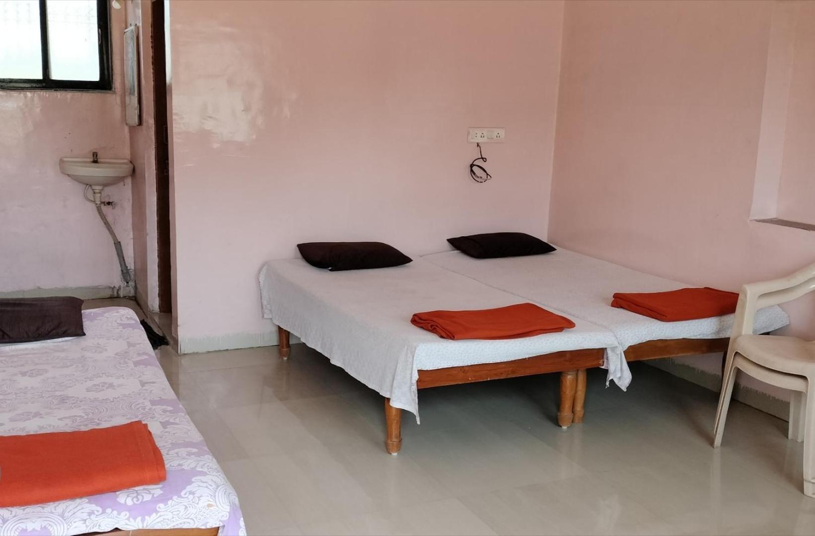Ferienwohnung Shivam Residency Ellora Zimmer foto